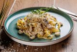 Фетучини с курицей и грибами (350г)