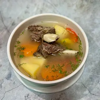 Шорпа из говяжьих ребер
