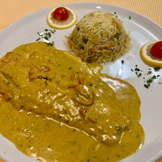 Branzino al curry e riso basmati con verdurine