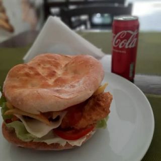 Meniu Combo Mega Cheeseburger + pepsi doză