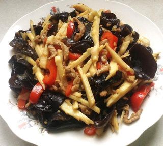 Pržene pečurke sa bambusovim mladicama i piletinom—44