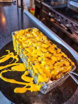 GARLIC CHEESE LOADED FRIES 350GR
