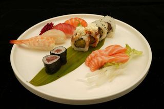 16. Sushi misto - 13 pezzi