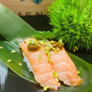 Nigiri salmone - 2 pezzi