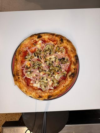Pizze La Prosciutto E Funghi (33 Cm.)