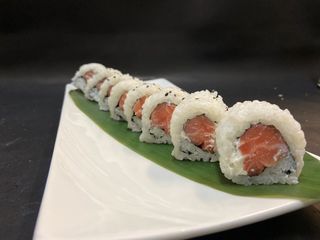 Uramaki tonno con Philadelphia