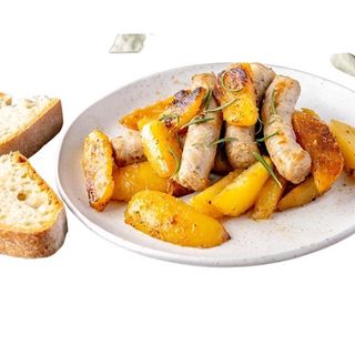 Salsiccia ai ferri con patate al forno