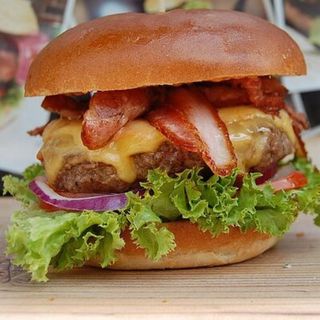 Бургер HotCheese (325г)