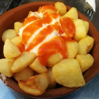 Ración De Patatas Bravas