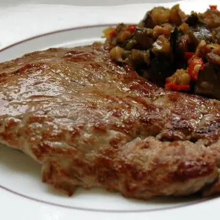 Ternera Con Salsa A La Plancha