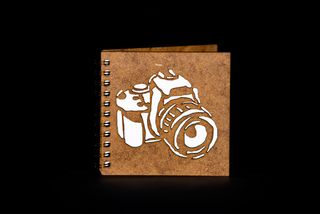 Agenda 10x10 din lemn cu aparat