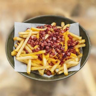 Batata Frita com Cheddar e Bacon