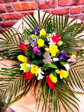 Buchet primavara 8 Martie L mix de flori 35 fire