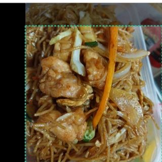 Fideo Chino Frito Con Pollo