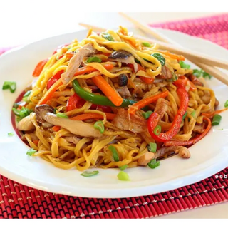 Tallarines Fritos con Verduras