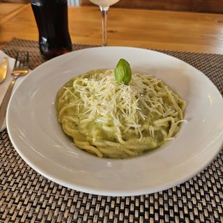 Spaguetti ao Pesto com Natas