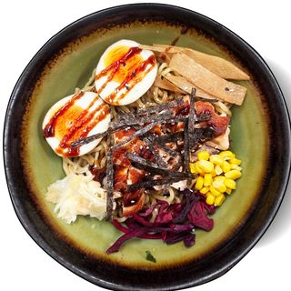 Ramen freddo di salmone