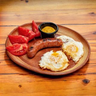 Jaje na oko sa kobasicom