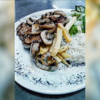 Šampinjoni na žaru sa pomfritom