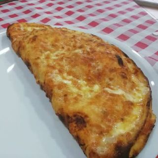 Pizza Calzone Rico Con Ternera