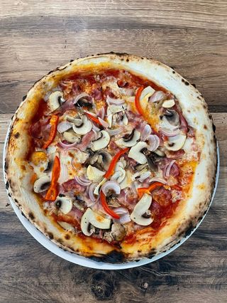 Pizza Prosciutto e funghi