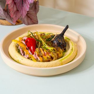Vânătă cu hummus