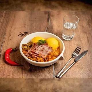 Vărzică perpelită la cuptor cu bacon afumat la grill și jalapeno