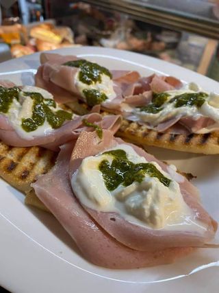 Bruschetta mortadella