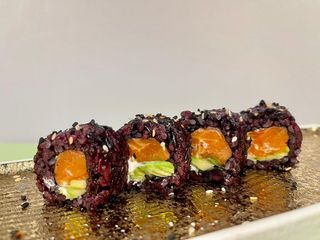 Black Sake Roll - 4 pezzi