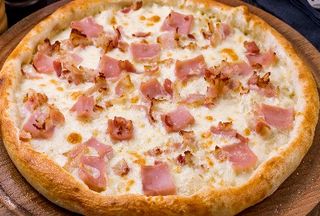 Pizza Carbonara 32