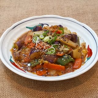 Berenjena saltada al Miso