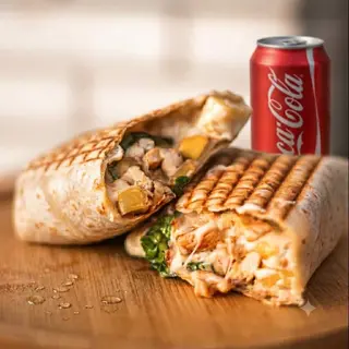 Tortilla buffalo chicken + Coca-Cola
