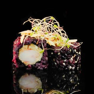 Uramaki arroz negro ebiten