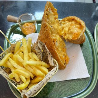 Fried crispy chicken tacos 