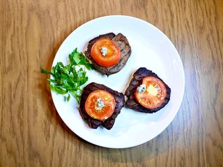 Медальоны из говяжьей вырезки на гриле 