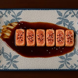 Tataki De Salmón Con Soja