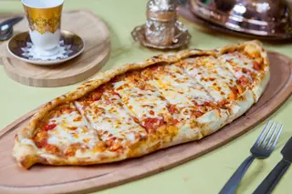 Karişik Pide
