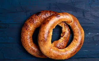 Covrig cu nuca, banane si ciocolata