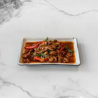 Manzo con salsa piccante 辣子牛肉