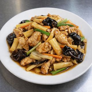 Frango Com Bambu E Cogumelos Chineses