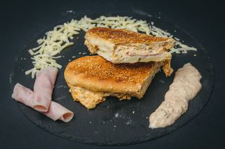 Sendvič sa goveđim namazom