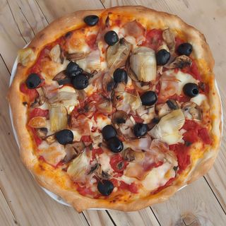 Pizza caprichosa (33x33 cm.)