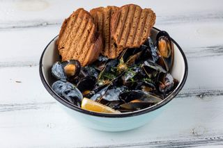 Чілійські мідії у вершковому соусі (500гр)