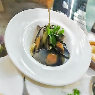 Mejillones al vapor/Steamed mussels