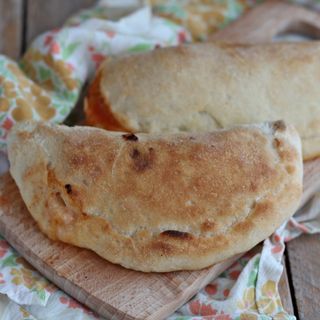 Calzone Funghi e mozzarella