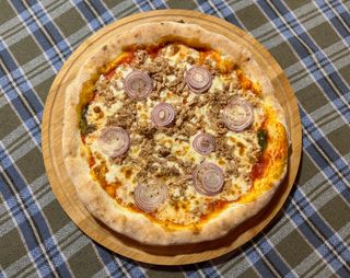 პიცა თინუსით 