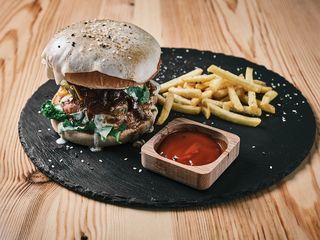 Бургер з свининою (1/450	g)