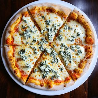 Pizza quattro formaggi