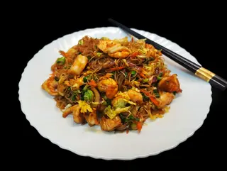 1.9 Pržene pirinčane noodle sa škampima