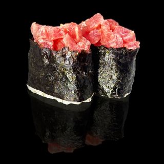 Гункан з тунцем (95г)